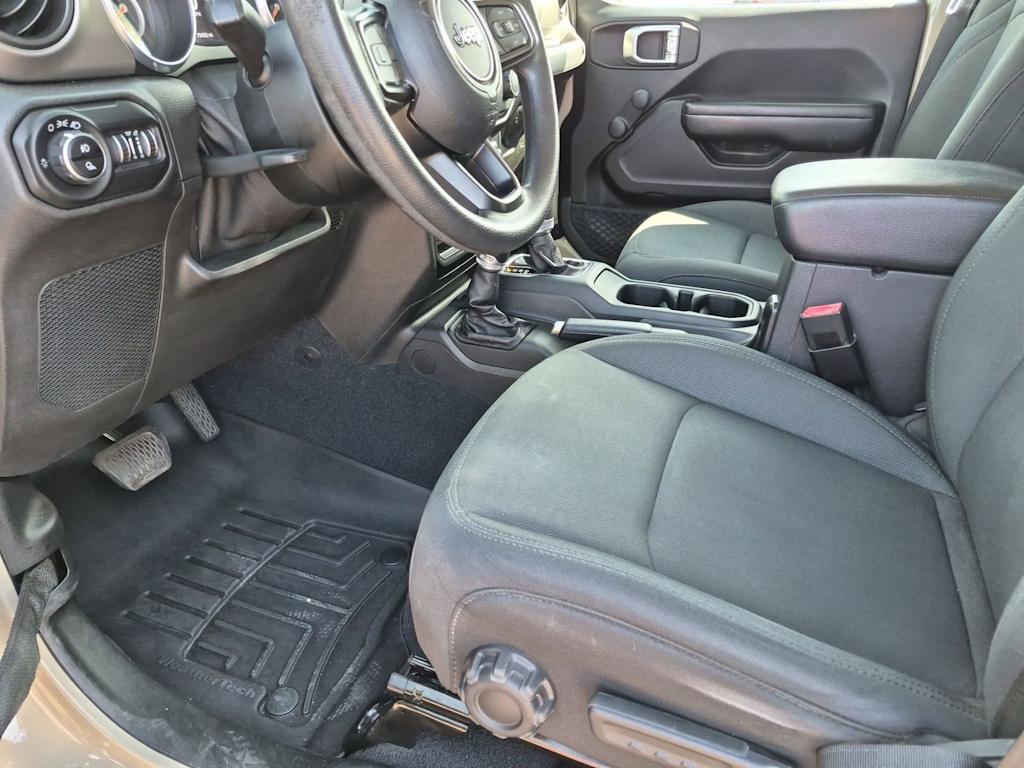 Thumbnail: 2020 Jeep Gladiator - 9