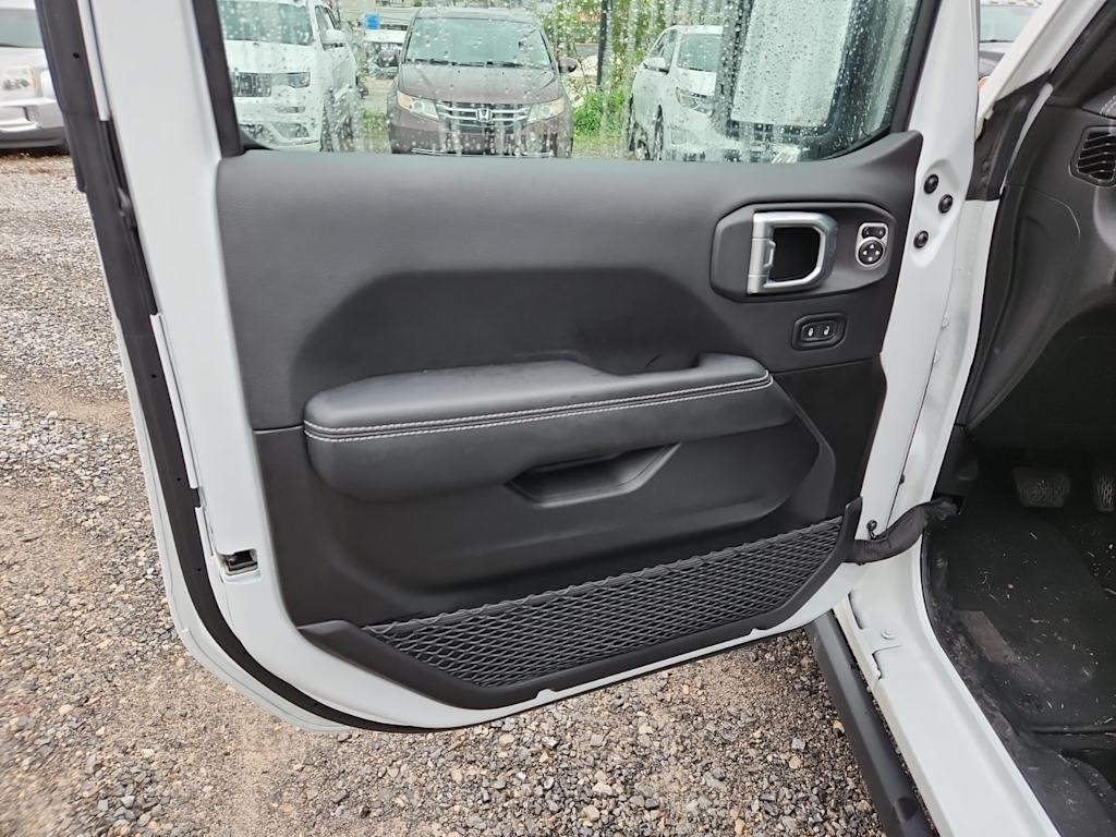 Thumbnail: 2023 Jeep Gladiator - 19