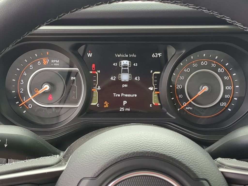 Thumbnail: 2026 Jeep Gladiator - 16