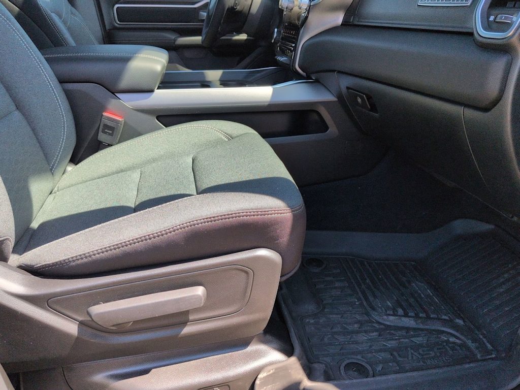 Thumbnail: 2026 RAM 1500 - 10