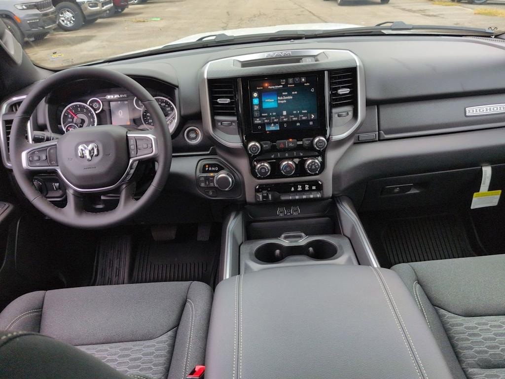 Thumbnail: 2026 RAM 1500 - 9