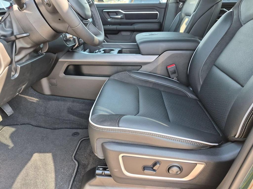 Thumbnail: 2026 RAM 1500 - 10