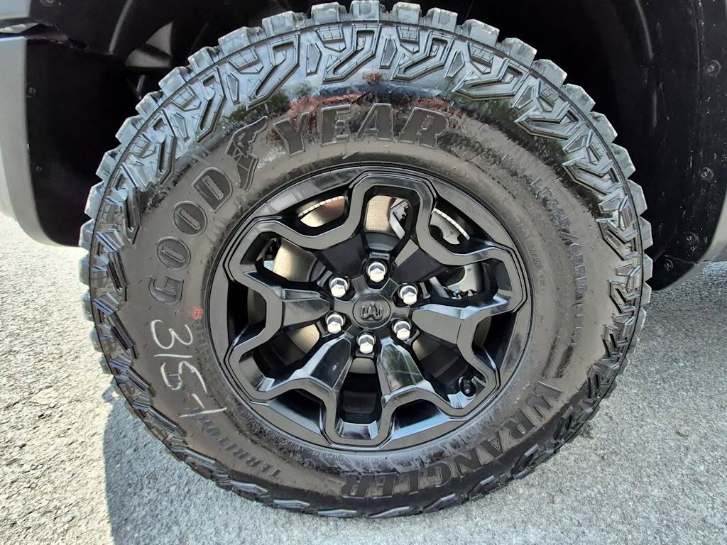 Thumbnail: 2026 RAM 1500 - 7