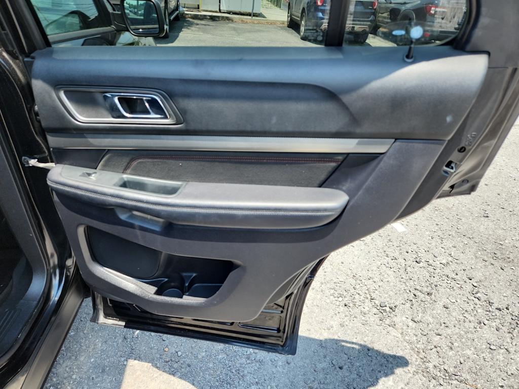 2018 Ford Explorer XLT 24
