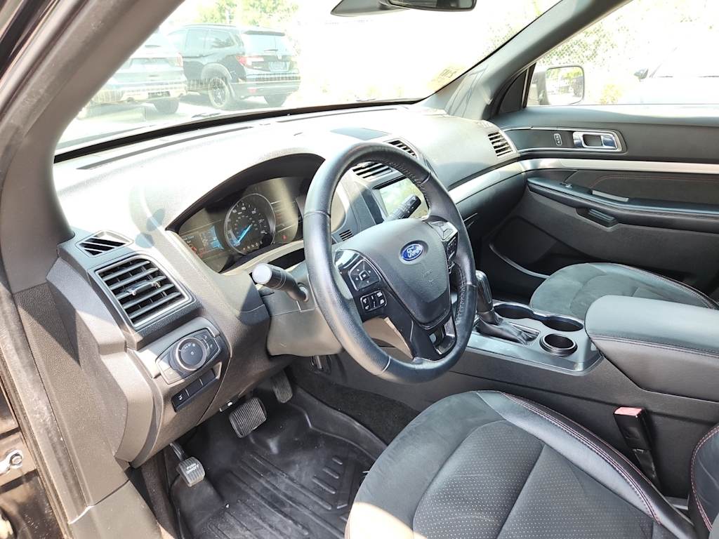 2018 Ford Explorer XLT 11