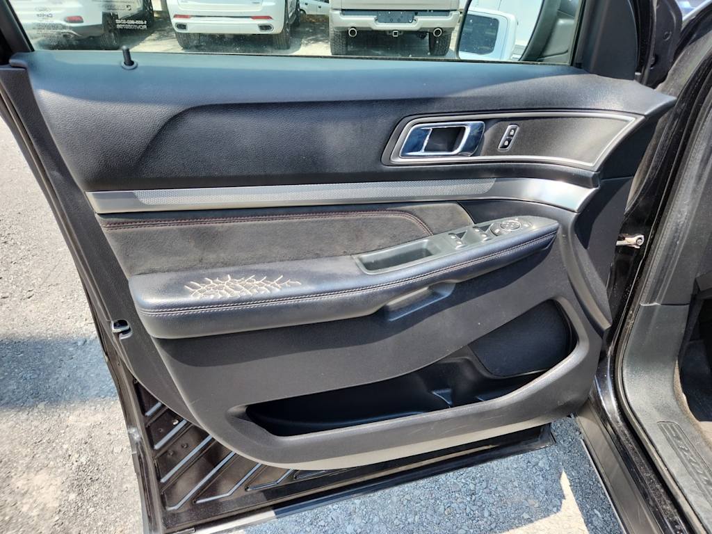 2018 Ford Explorer XLT 19