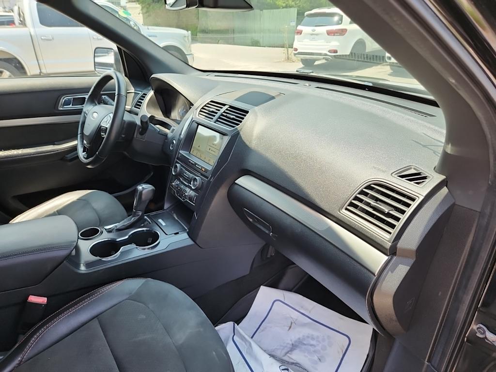 2018 Ford Explorer XLT 12