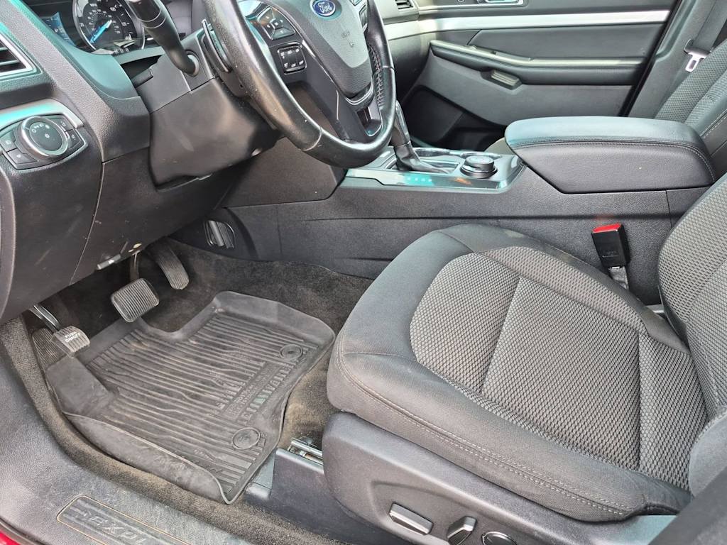 Thumbnail: 2017 Ford Explorer - 9