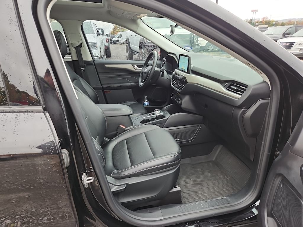 Thumbnail: 2022 Ford Escape - 22