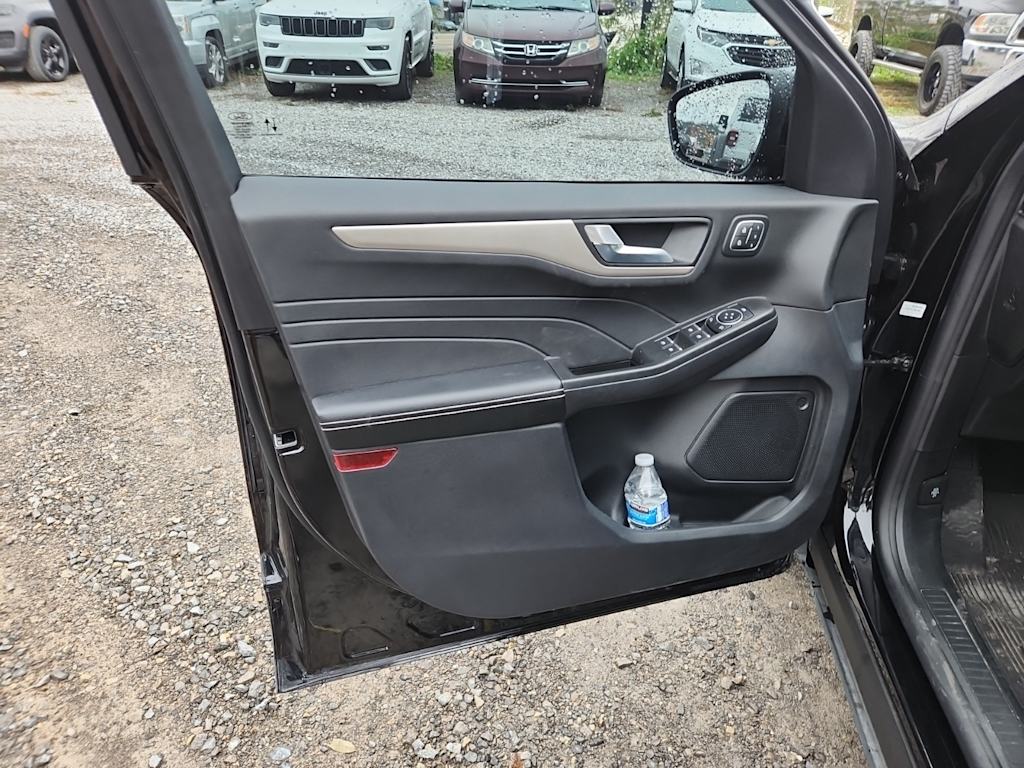 Thumbnail: 2022 Ford Escape - 19