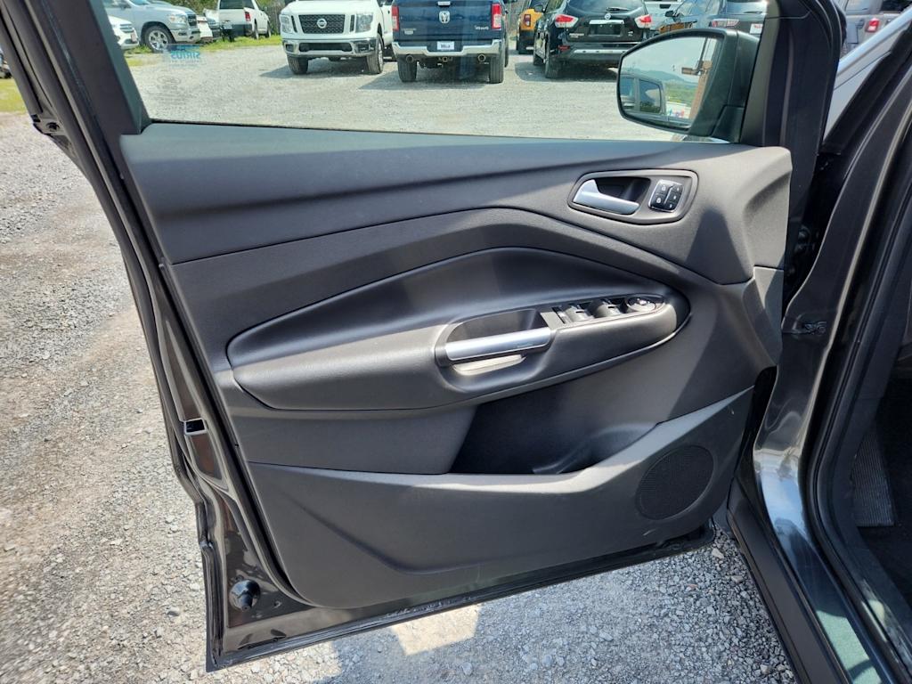 Thumbnail: 2016 Ford Escape - 19