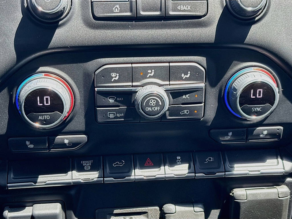 Thumbnail: 2023 Chevrolet Silverado 3500 - 24