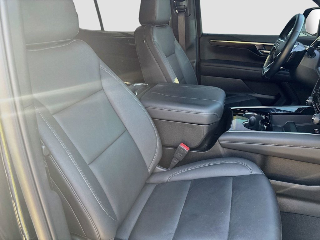 Thumbnail: 2025 Chevrolet Tahoe - 31