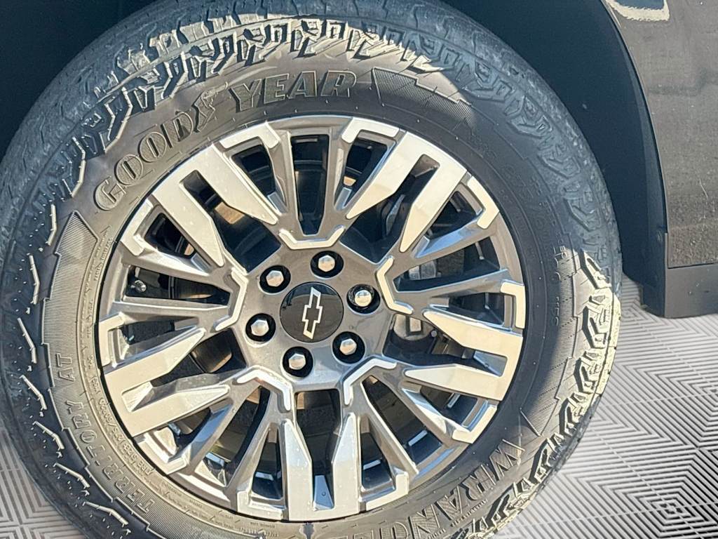 Thumbnail: 2025 Chevrolet Tahoe - 7