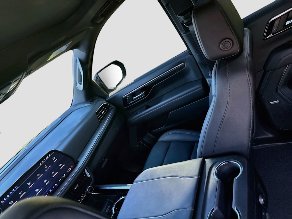 Thumbnail: 2025 Chevrolet Tahoe - 12