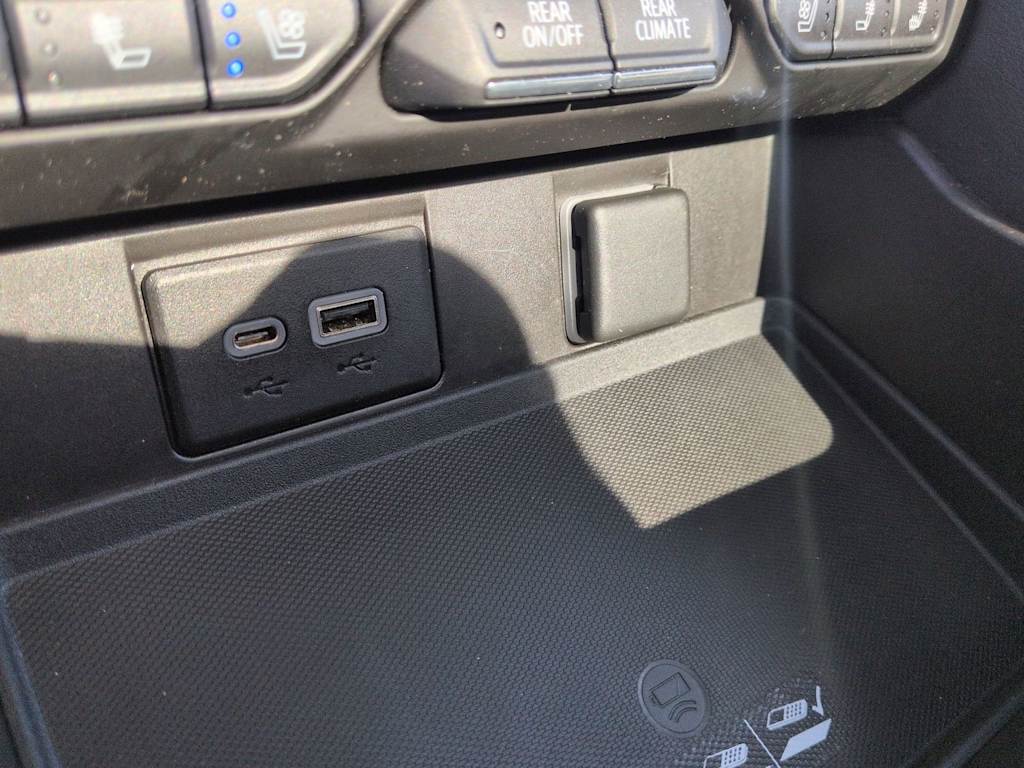 Thumbnail: 2021 Chevrolet Tahoe - 30