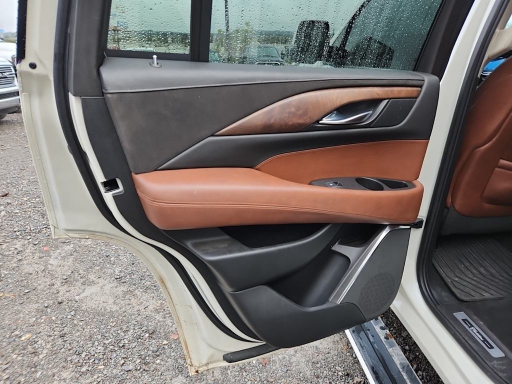 Thumbnail: 2015 Cadillac Escalade - 27