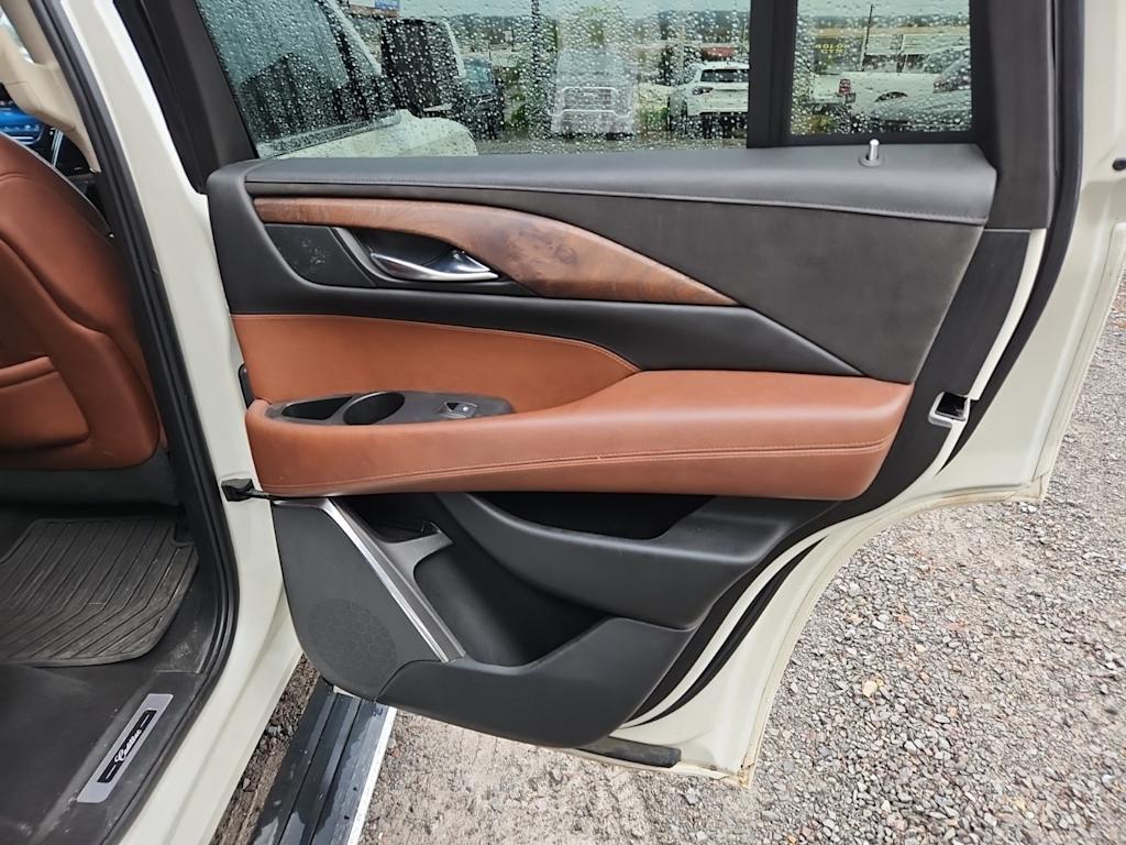 Thumbnail: 2015 Cadillac Escalade - 25