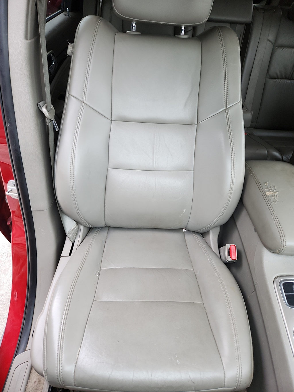 Thumbnail: 2011 Jeep Grand Cherokee - 20