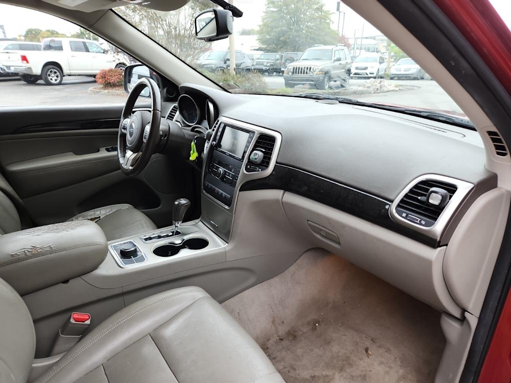 Thumbnail: 2011 Jeep Grand Cherokee - 12