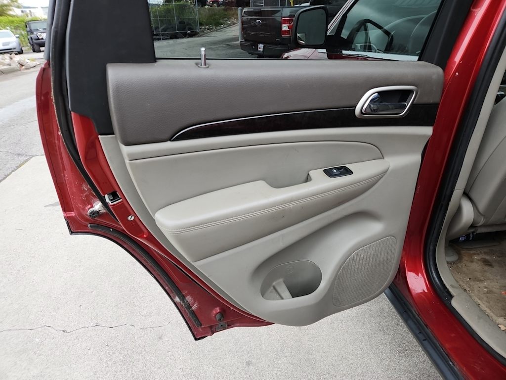 Thumbnail: 2011 Jeep Grand Cherokee - 27