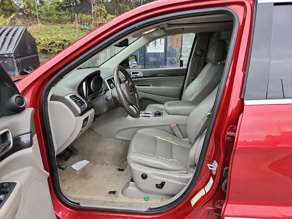 Thumbnail: 2011 Jeep Grand Cherokee - 18