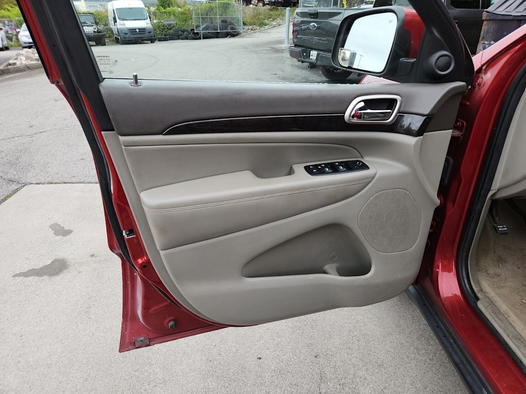 Thumbnail: 2011 Jeep Grand Cherokee - 19