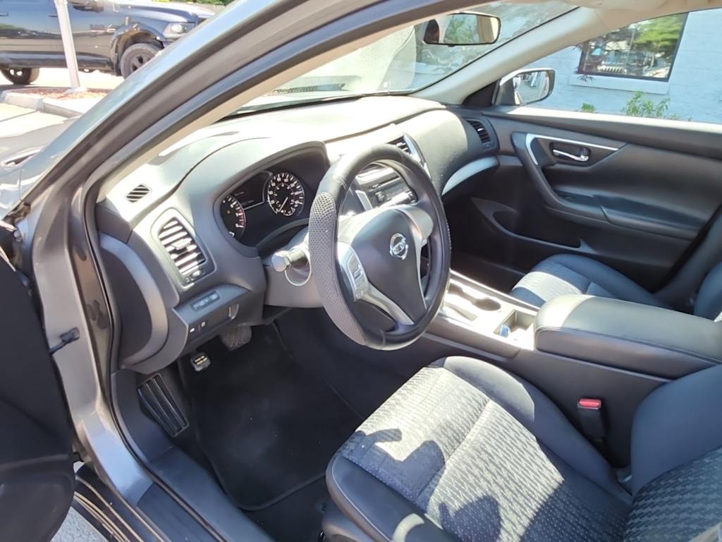 Thumbnail: 2016 Nissan Altima - 11