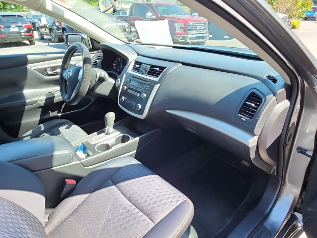 Thumbnail: 2016 Nissan Altima - 12
