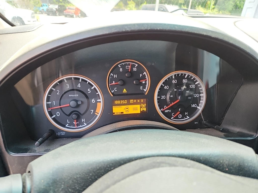 Thumbnail: 2010 Nissan Titan - 14