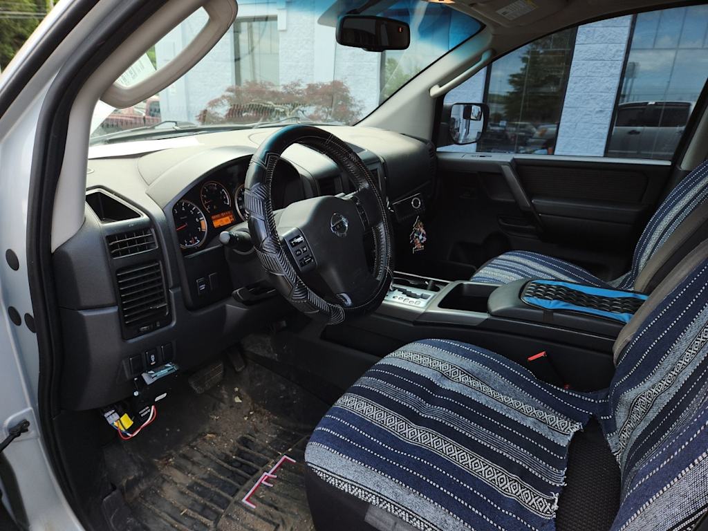 Thumbnail: 2010 Nissan Titan - 12