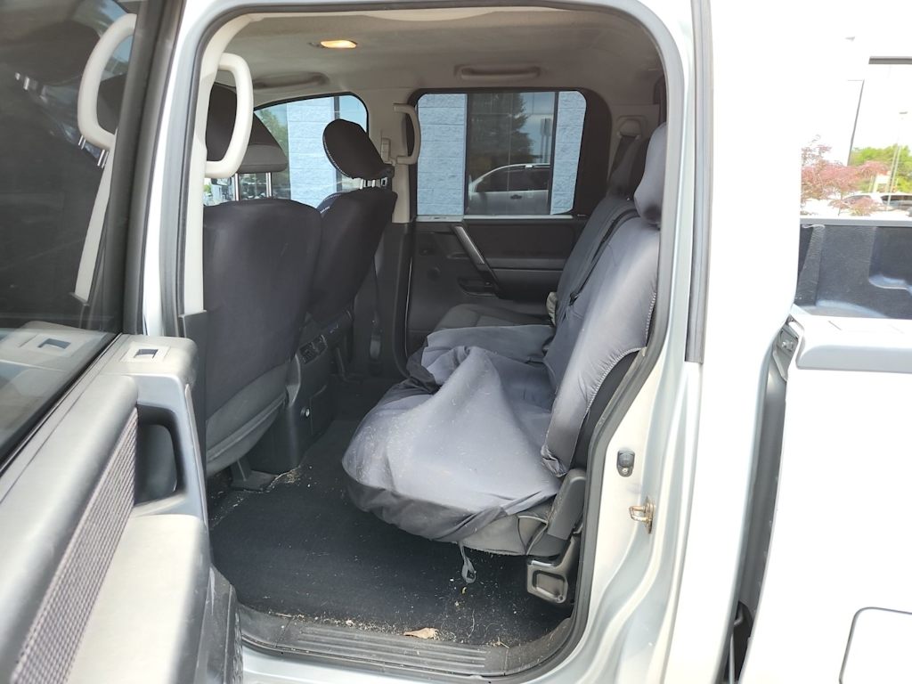 Thumbnail: 2010 Nissan Titan - 24