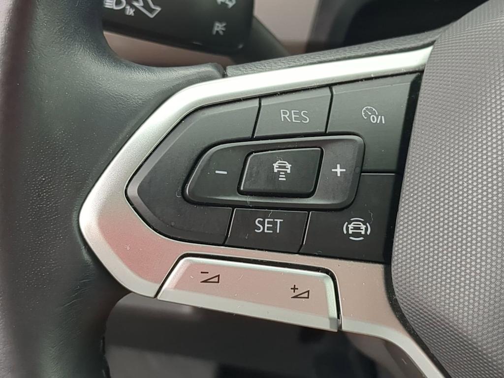 Thumbnail: 2021 Volkswagen Atlas - 32