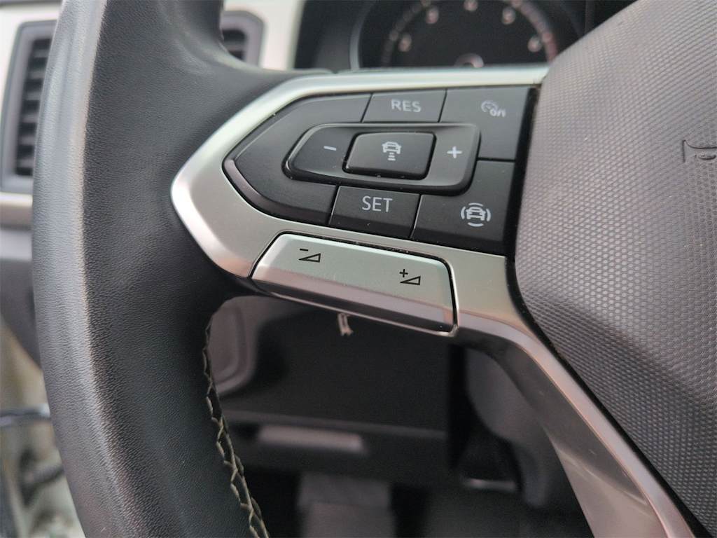 Thumbnail: 2021 Volkswagen Atlas - 25