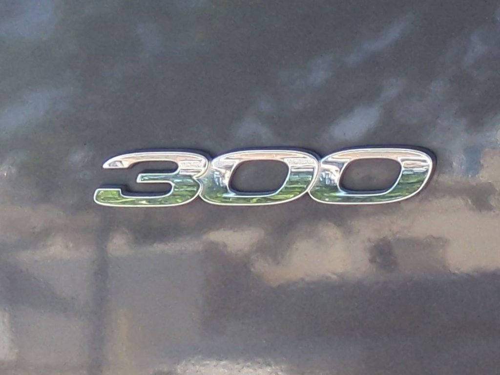 Thumbnail: 2015 Chrysler 300 - 19