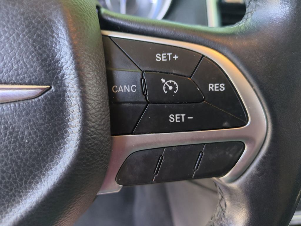 Thumbnail: 2015 Chrysler 300 - 25