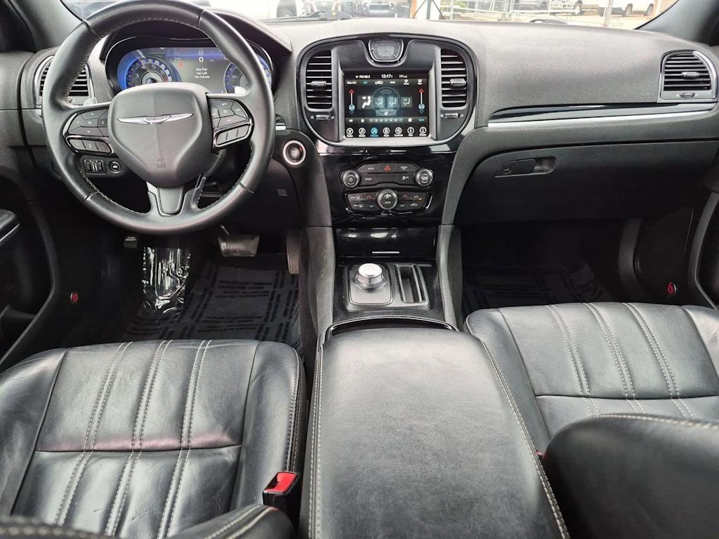 Thumbnail: 2017 Chrysler 300 - 2
