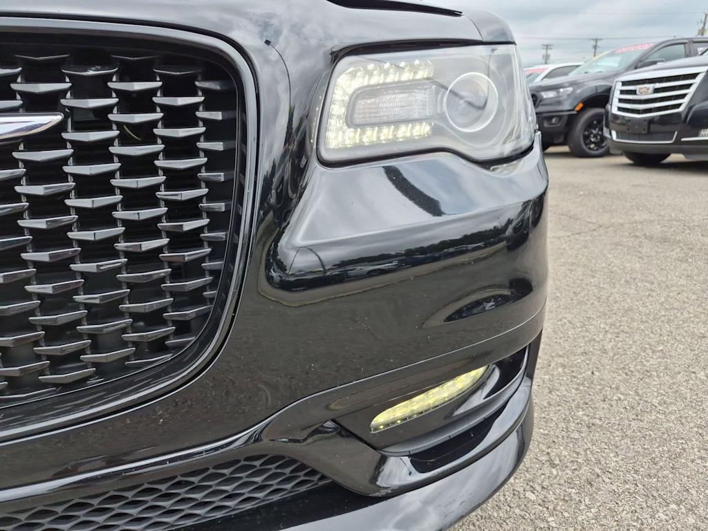 Thumbnail: 2017 Chrysler 300 - 22