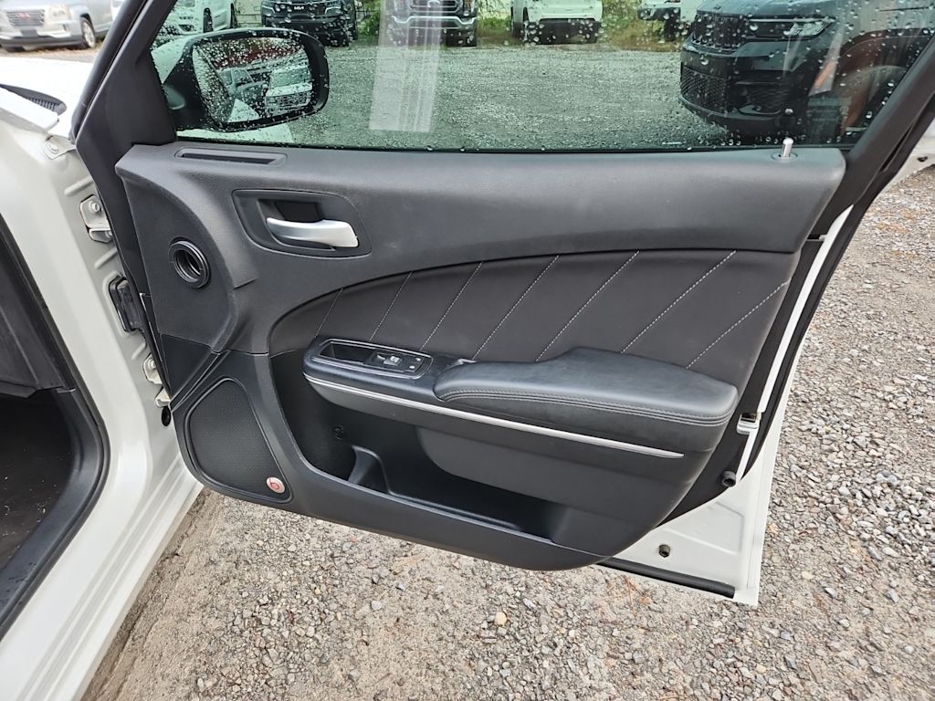 Thumbnail: 2015 Dodge Charger - 23