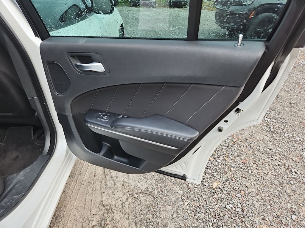 Thumbnail: 2015 Dodge Charger - 25