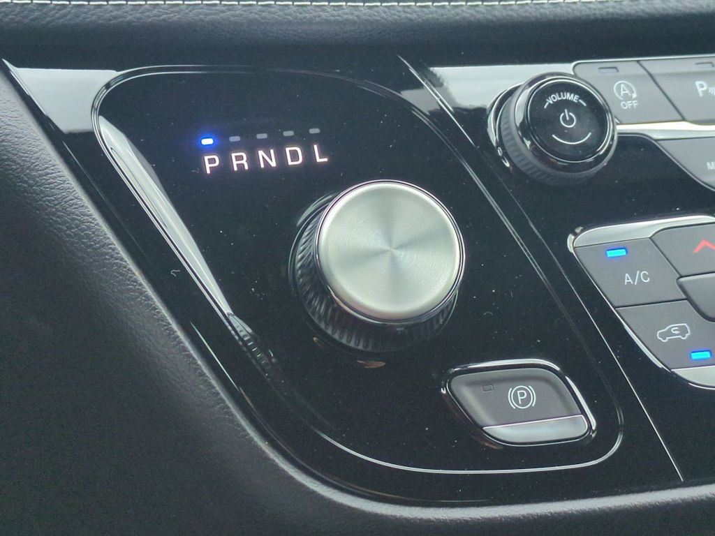 Thumbnail: 2027 Chrysler Pacifica - 15