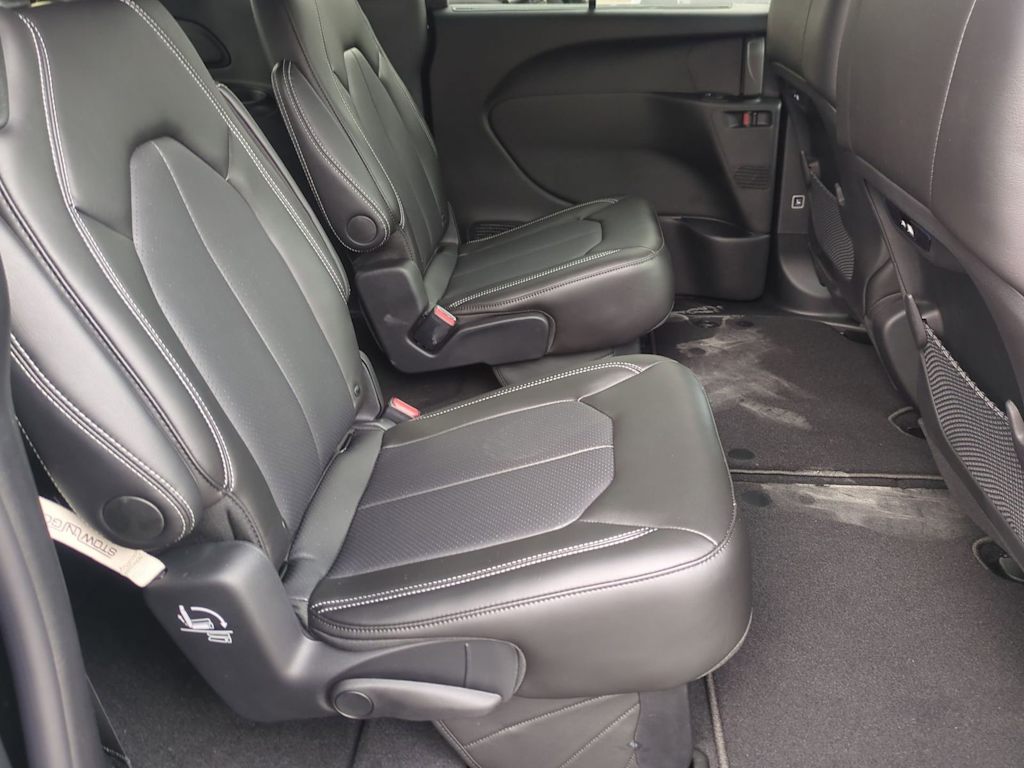 Thumbnail: 2027 Chrysler Pacifica - 25