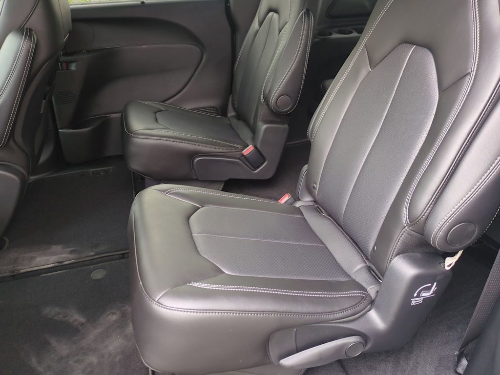 Thumbnail: 2027 Chrysler Pacifica - 24