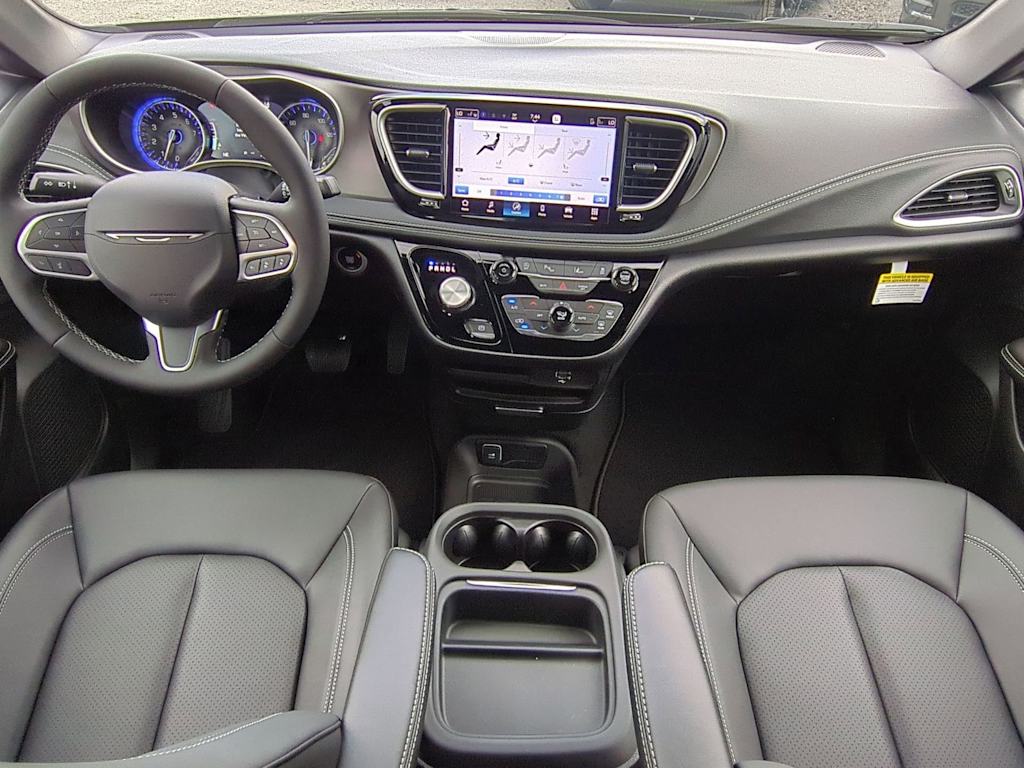 Thumbnail: 2027 Chrysler Pacifica - 10