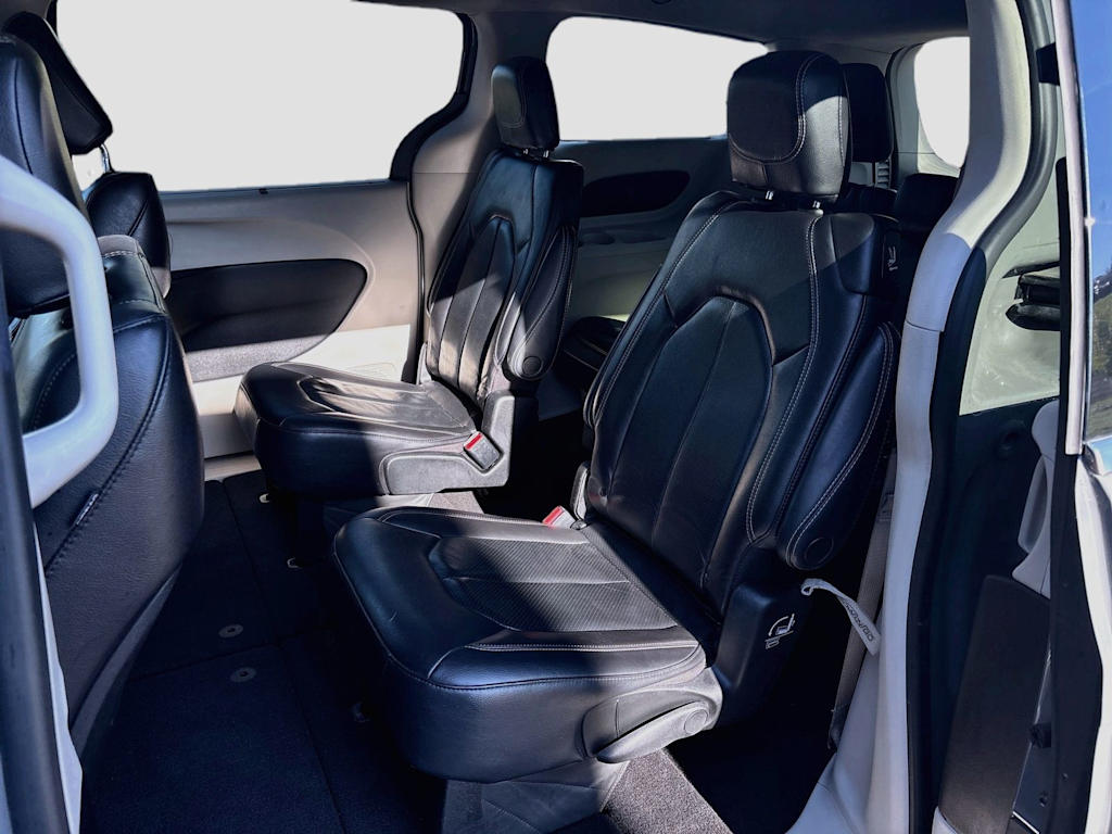 Thumbnail: 2022 Chrysler Pacifica - 13