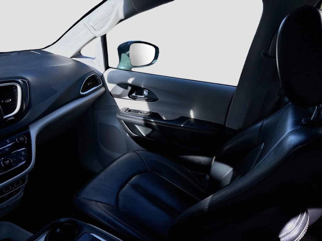 Thumbnail: 2022 Chrysler Pacifica - 27