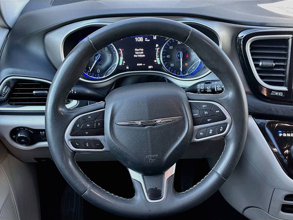 Thumbnail: 2022 Chrysler Pacifica - 14