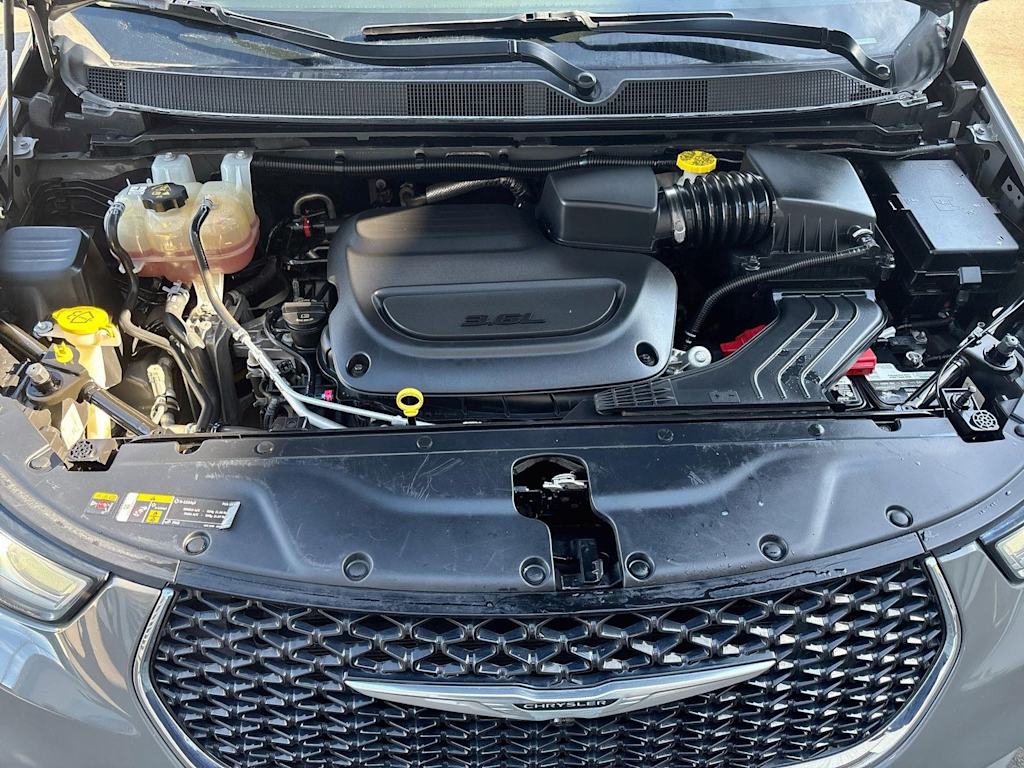 Thumbnail: 2022 Chrysler Pacifica - 9