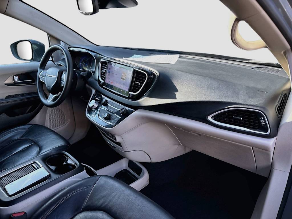 Thumbnail: 2022 Chrysler Pacifica - 15