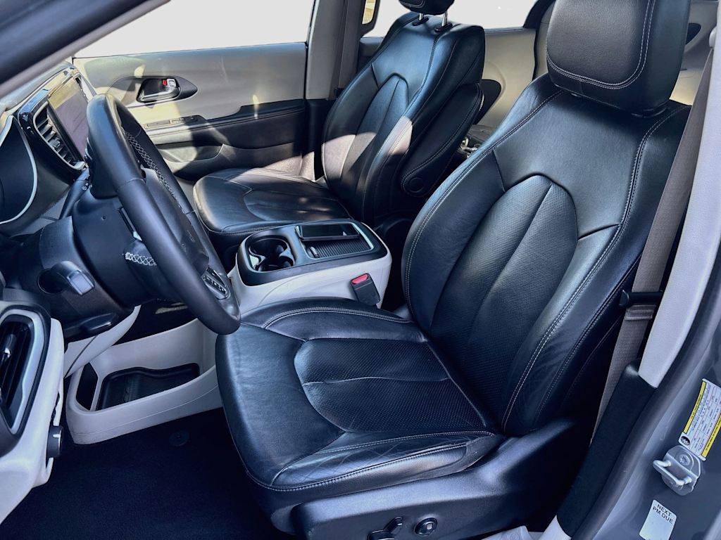 Thumbnail: 2022 Chrysler Pacifica - 11